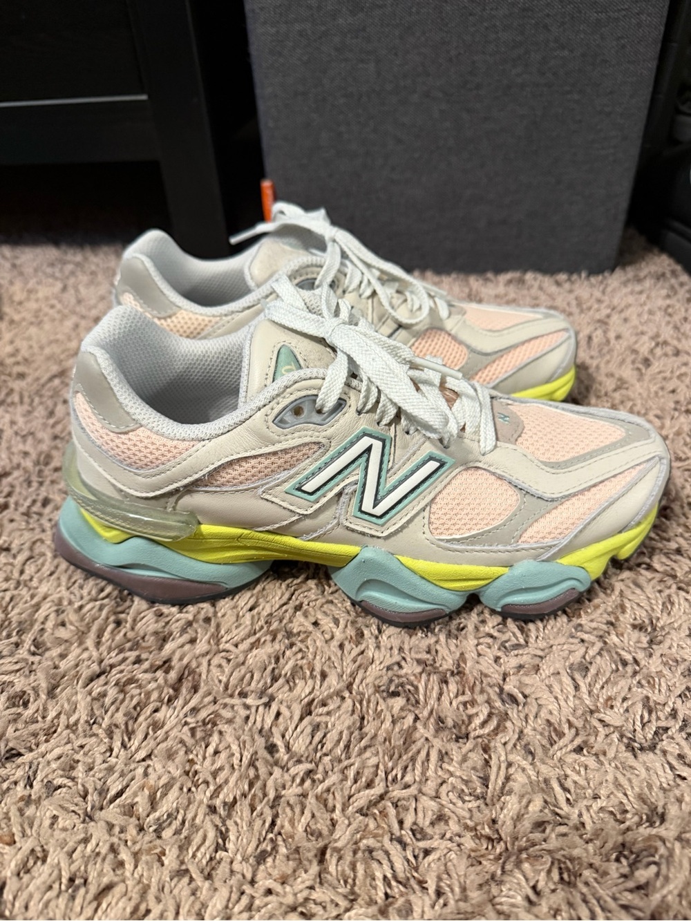 New Balance 9060 women’s size 6, Never worn
